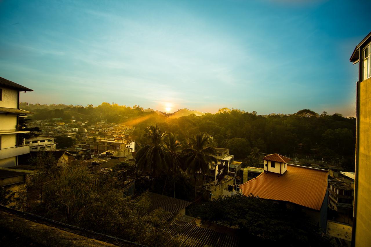 Heavens Door Guest Inn Kandy Zewnętrze zdjęcie